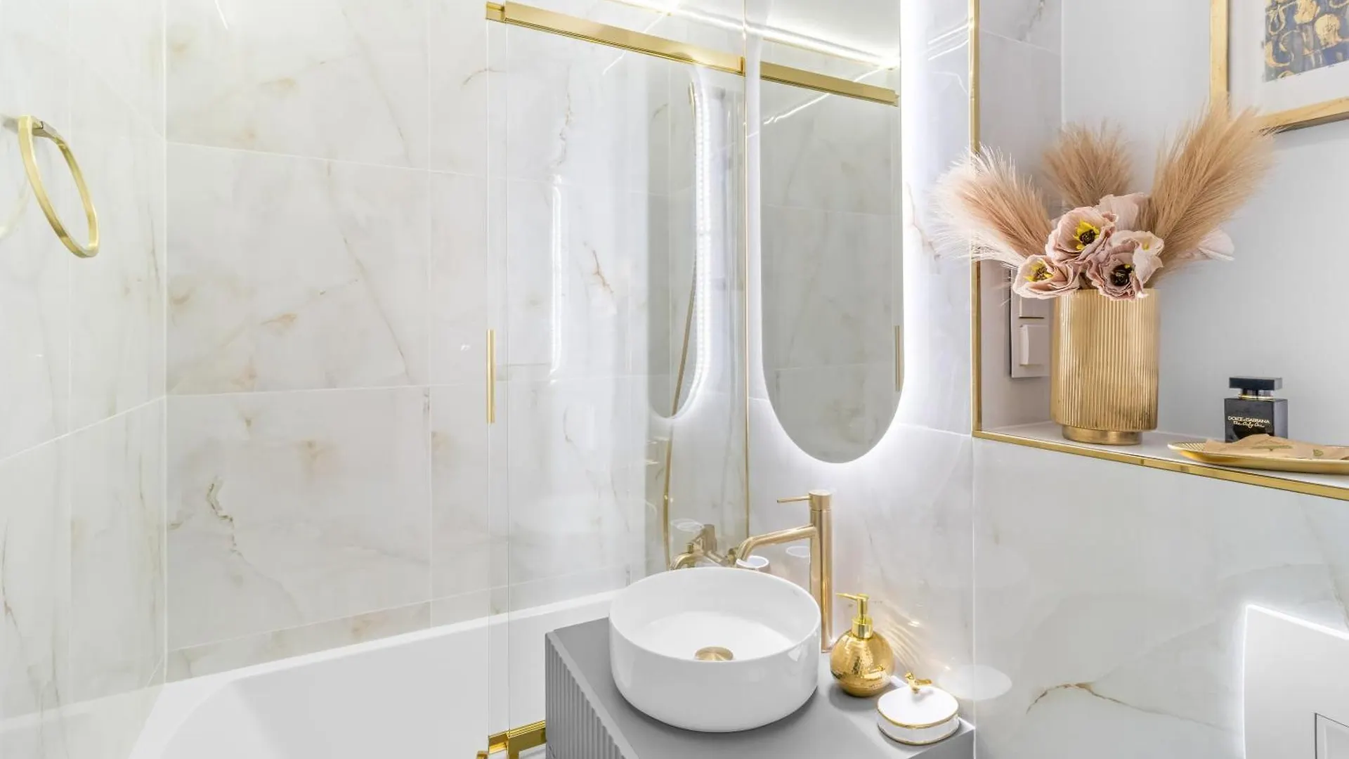 Elegant Studio For Two In The City Centre Metro Rondo Onz Warsaw Apartment