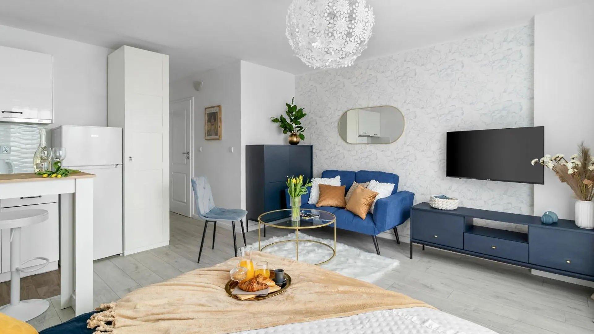 Elegant Studio For Two In The City Centre Metro Rondo Onz Warsaw Apartment