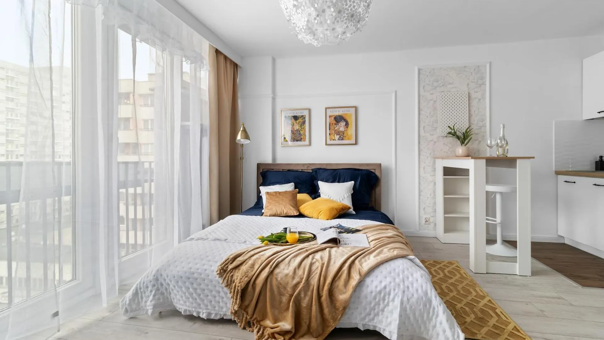 Elegant Studio For Two In The City Centre Metro Rondo Onz Warsaw Apartment