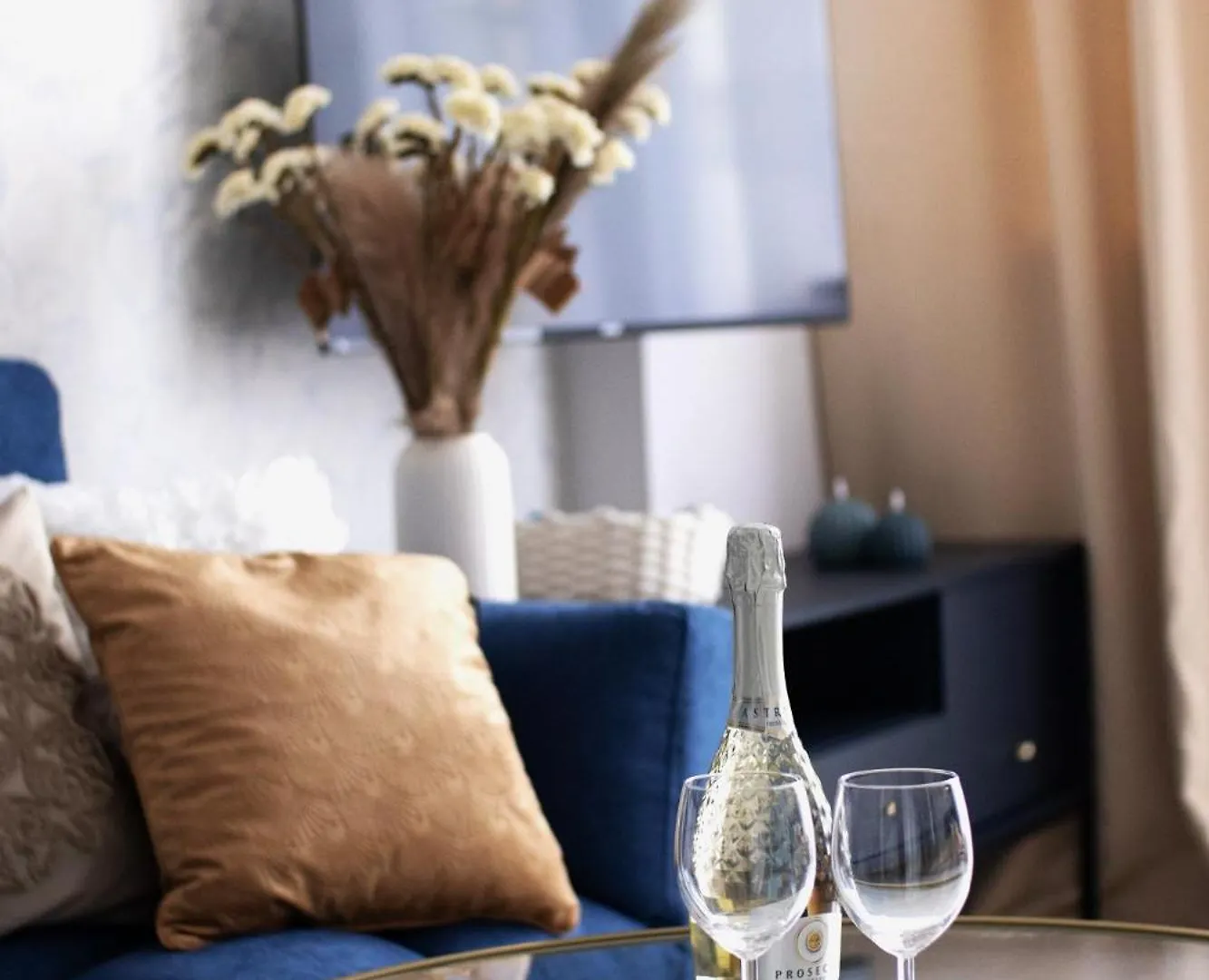 Elegant Studio For Two In The City Centre Metro Rondo Onz Warsaw 0*,  Poland